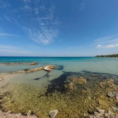 Eleni - 1st Floor Open Plan Appartement