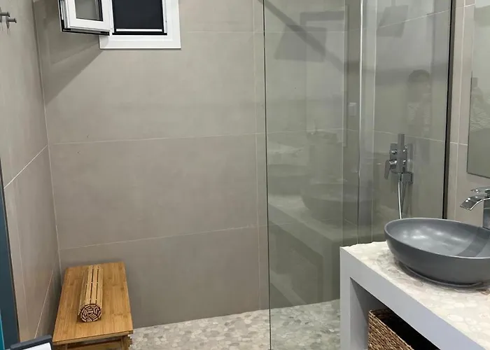 Eleni - Ground Floor Open Plan Appartement *